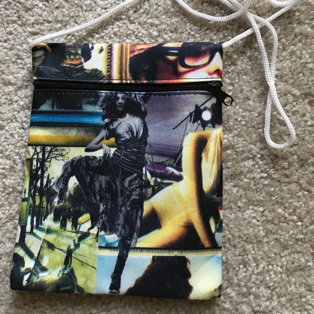 Unique NWOT Fashion Photo Print Vintage Y2K CROSSBODY Bag